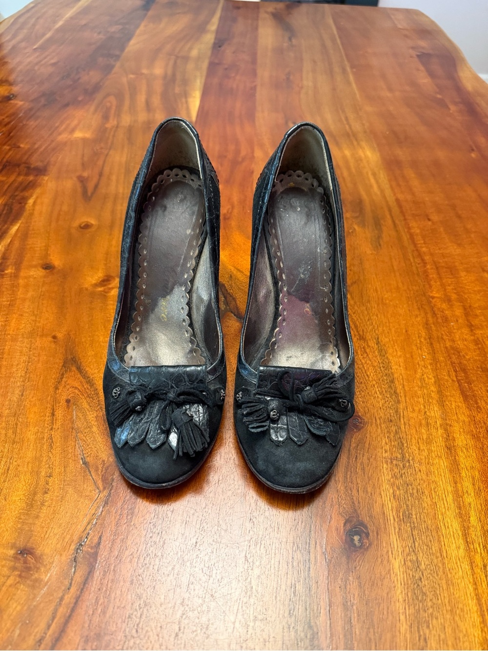 Juicy Couture Black Suede Tassel & Feather Accent Pumps